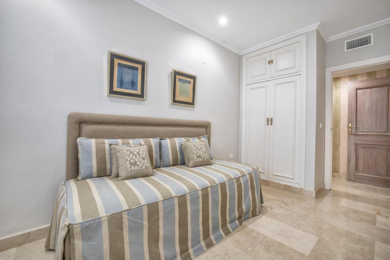 Apartamento Los Tilos & Parking & Piscina Cordoue Extérieur photo